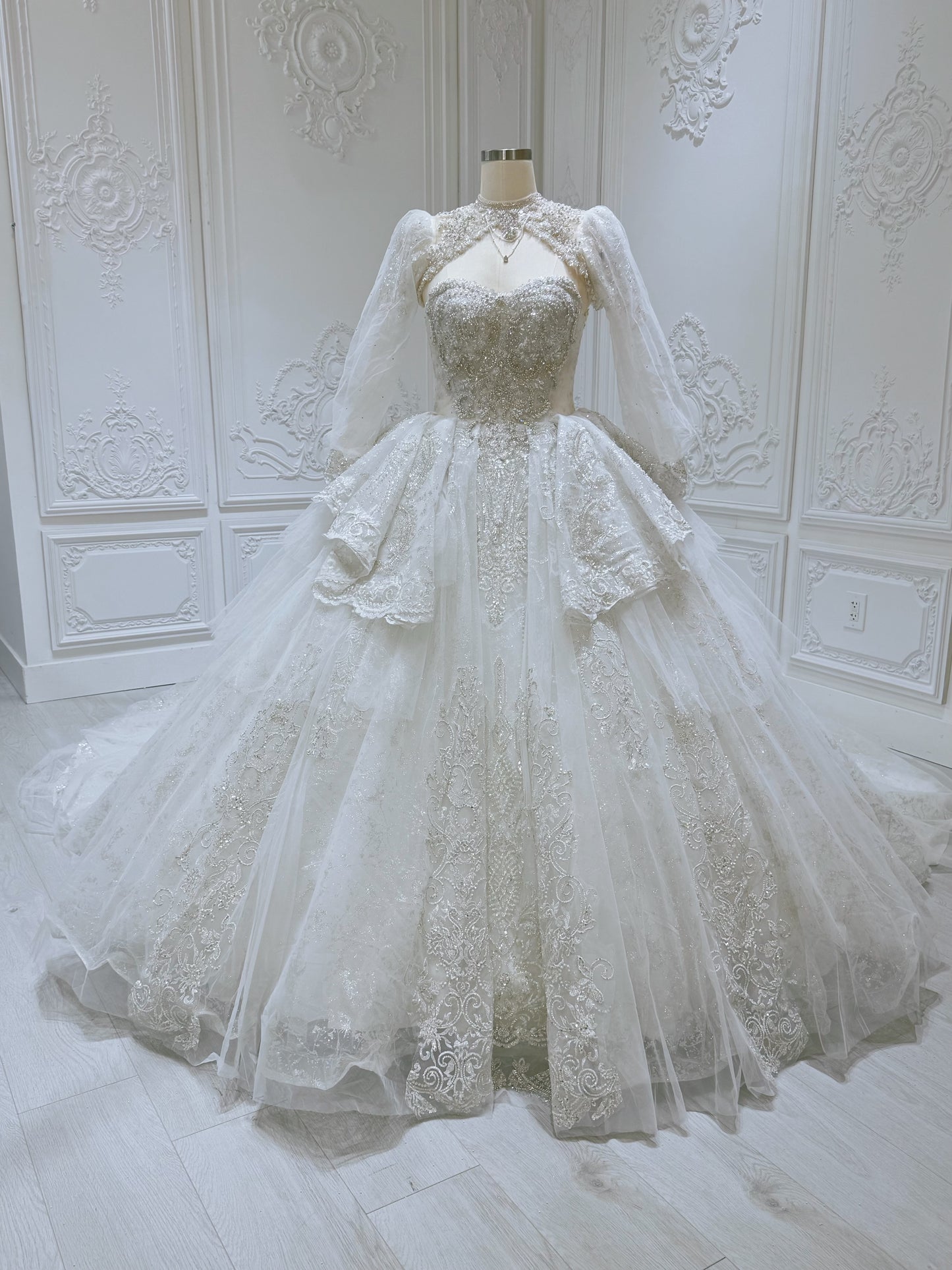 Stock clearance! Size 10 of luxury beading strapless sparkling princess ballgown royal wedding dress with detachable long sleeve and neck piece!